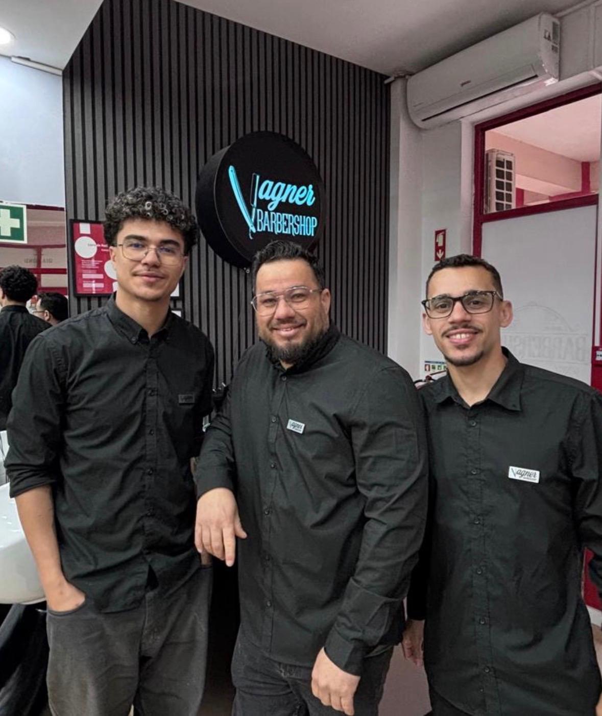 Corte degradê moderno na Vagner BarberShop